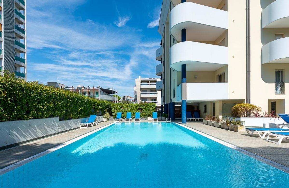 Green Holiday Wohnung Mit Schwimmbad ビビオーネ エクステリア 写真