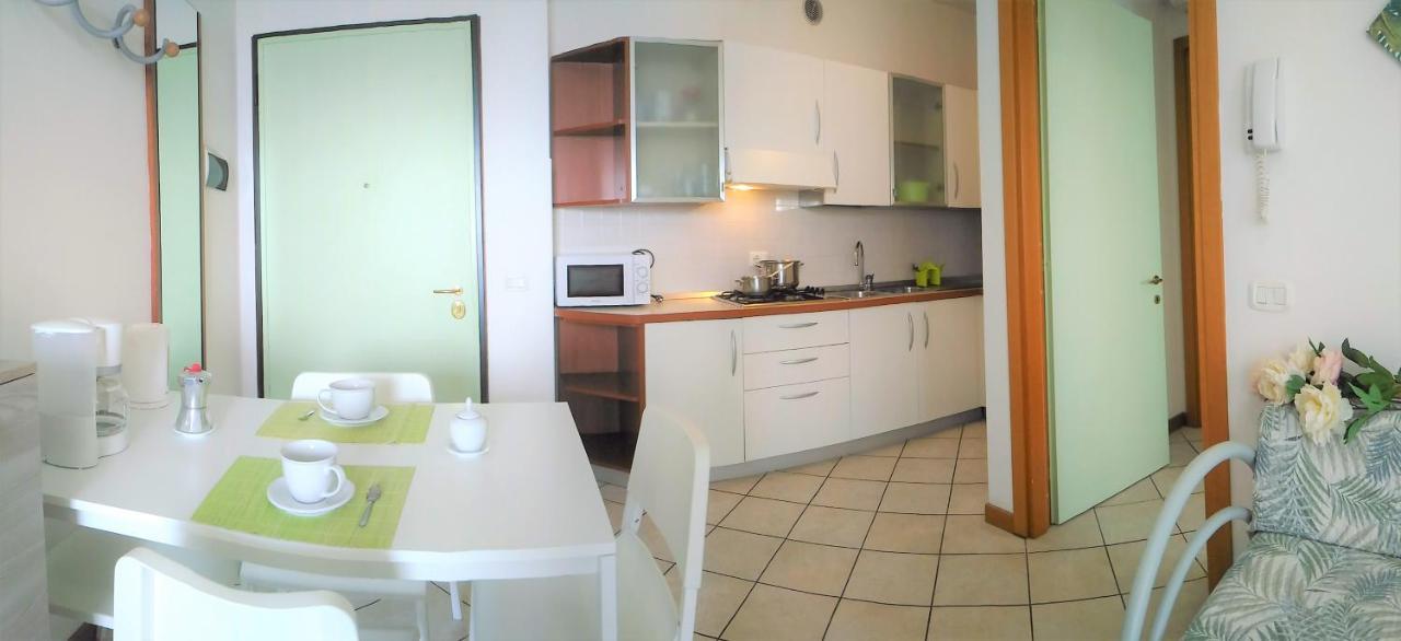 Green Holiday Wohnung Mit Schwimmbad ビビオーネ エクステリア 写真
