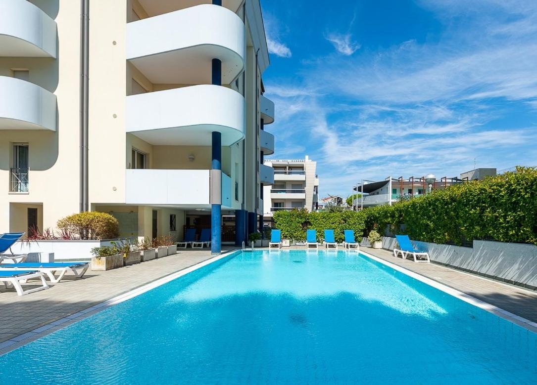 Green Holiday Wohnung Mit Schwimmbad ビビオーネ エクステリア 写真